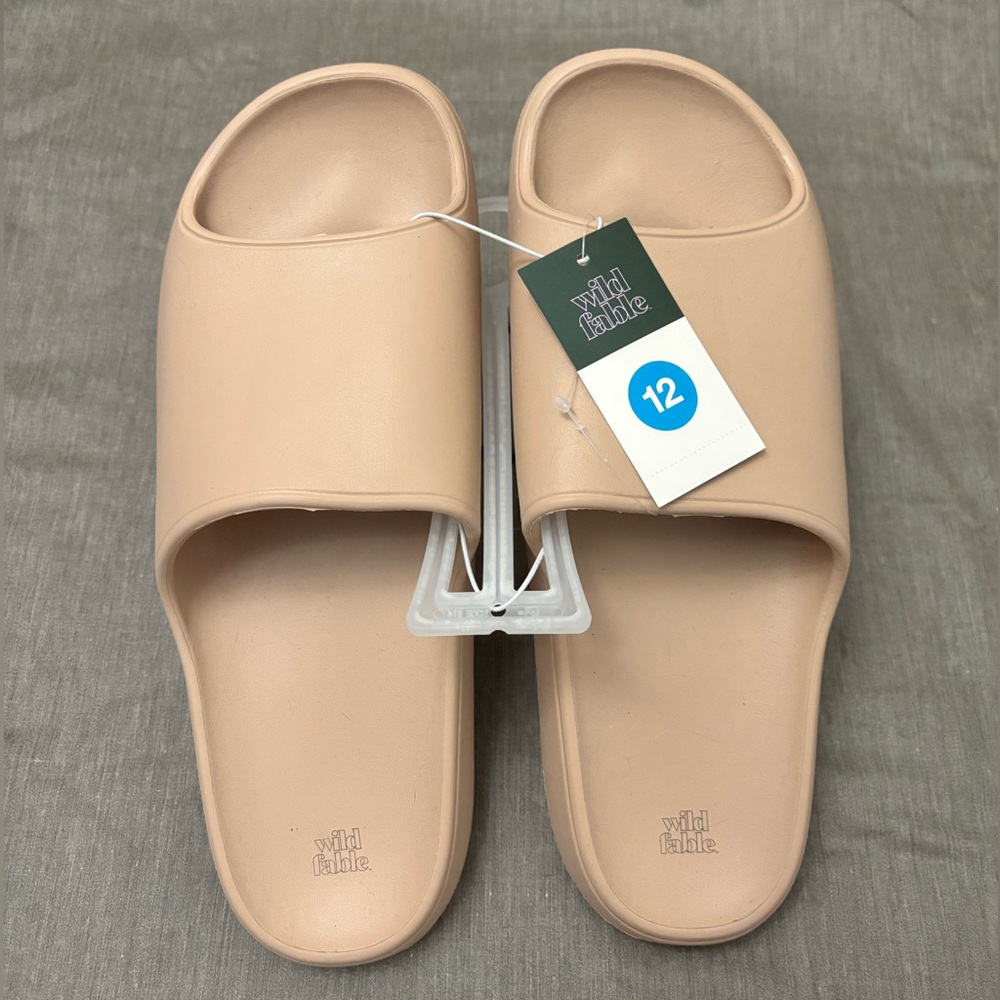 Wild Fable Women's Beige Pillow Slide Slippers, Sizes: 12, NWT